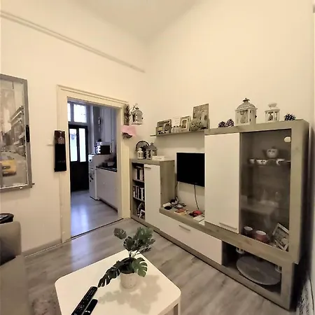 Imadnivalo Apartman Kozponti Helyen Apartamento